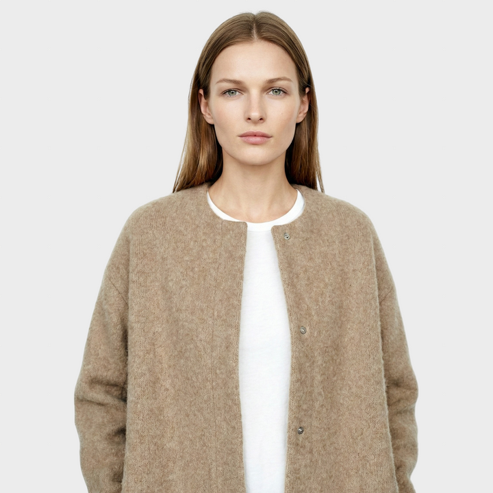 Dovilė™ – elegantiškas vilnos kardiganas rudeniui