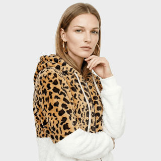 Lea - Fleece džemperis su gobtuvu leopardų raštu
