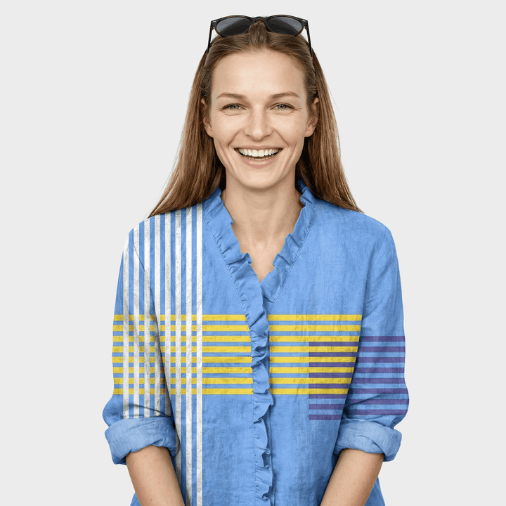 Saulė™ - Mėlyna lininė bliuska su volanais ir dryžuotomis detalėmis